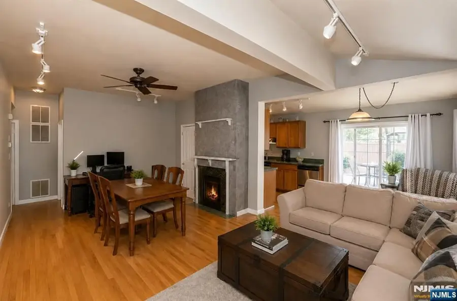 21-23 Fitzherbert Street, Bloomfield, NJ 07003 - #3