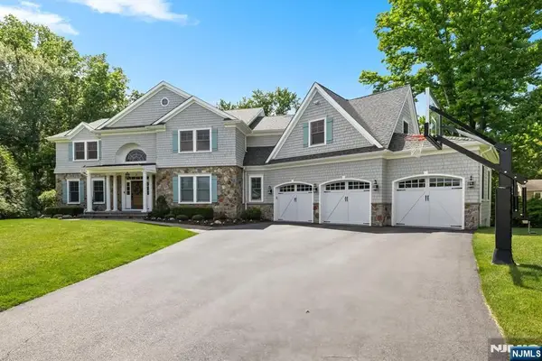 2 Weimer Court, Allendale, NJ 07401