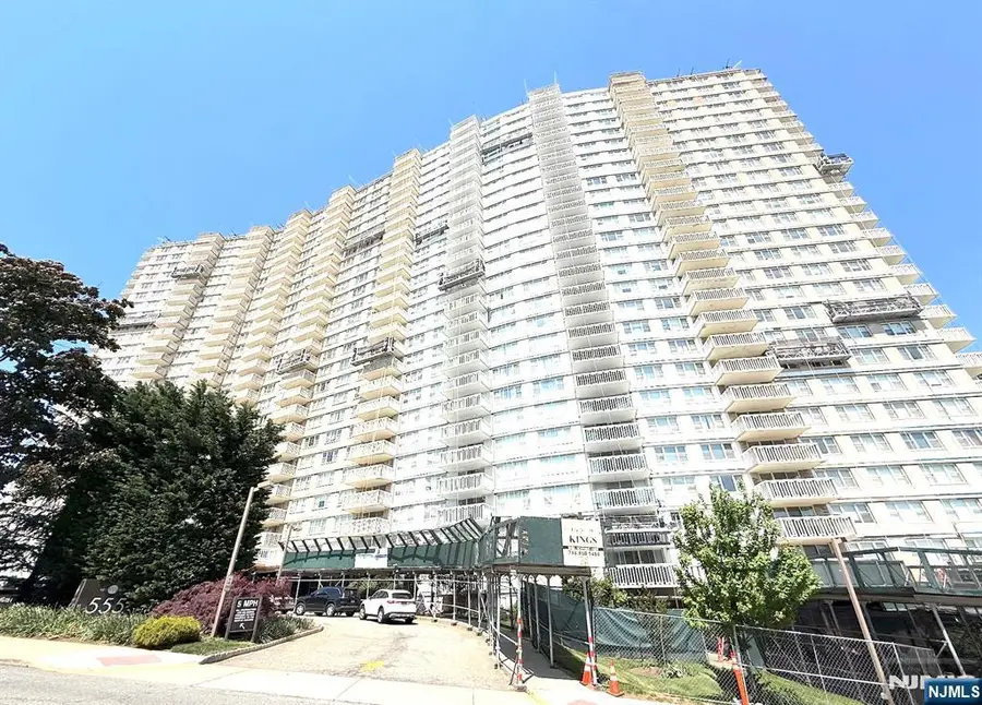 555 North Avenue 7K, Fort Lee, NJ 07024 - #2