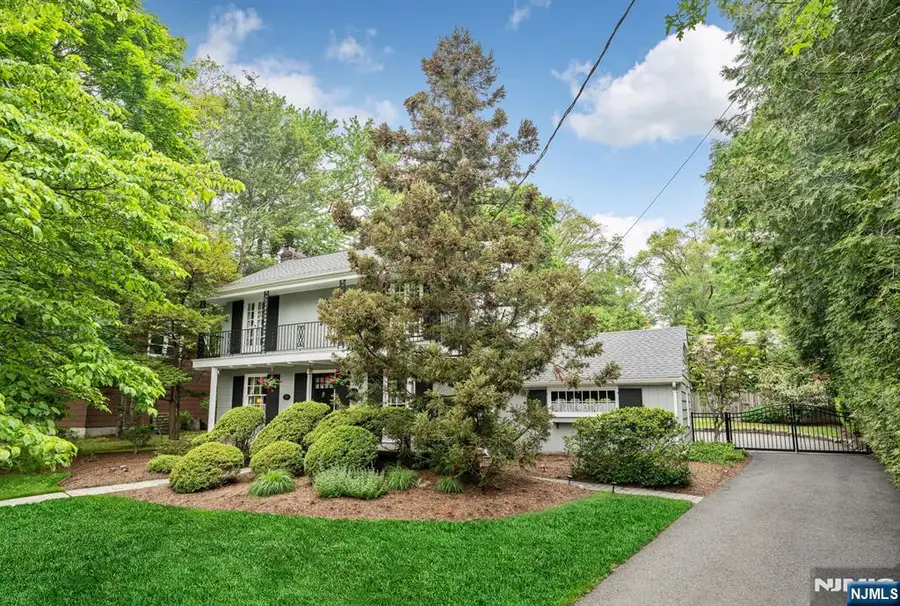 37 Van Dyke Drive, Ho Ho Kus, NJ 07423 - #2