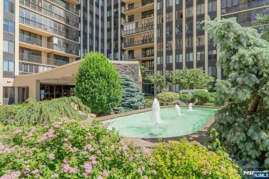 200 Winston Drive 106, Cliffside Park, NJ 07010 - #2