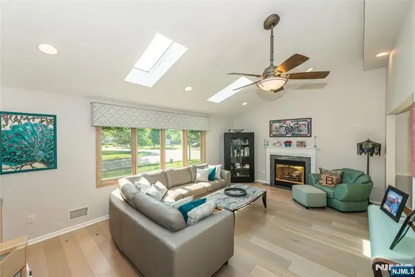 22 Woodbine Trail, Par-troy Hills Twp., NJ 07054