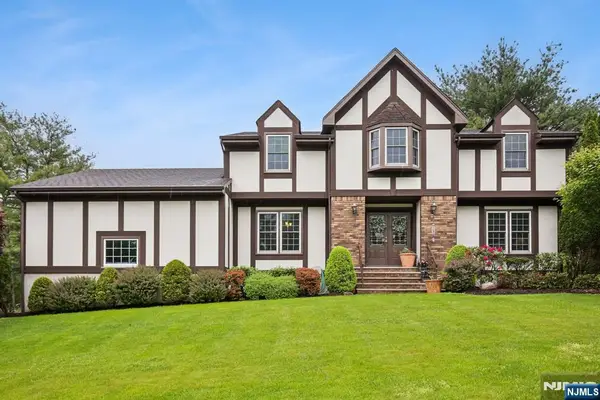 15 Bourbon Street, Wayne, NJ 07470