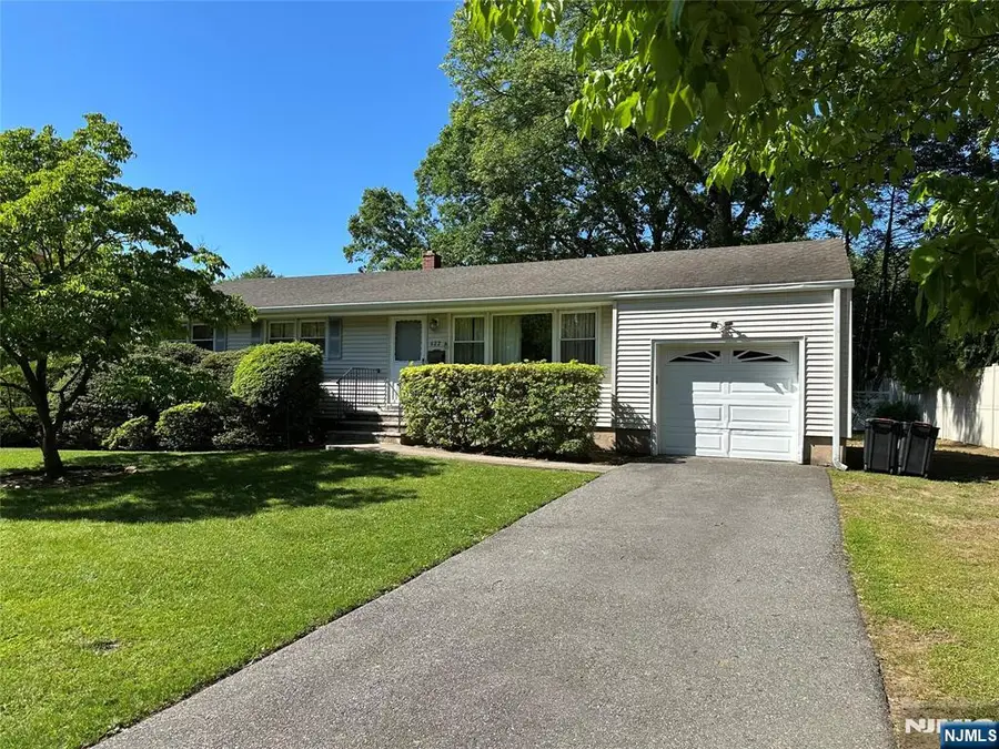 622 Valley Court, Township Of Washington, NJ 07676 - #3