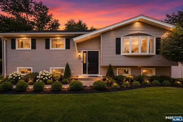 34 Middletown Road, Montvale, NJ 07645