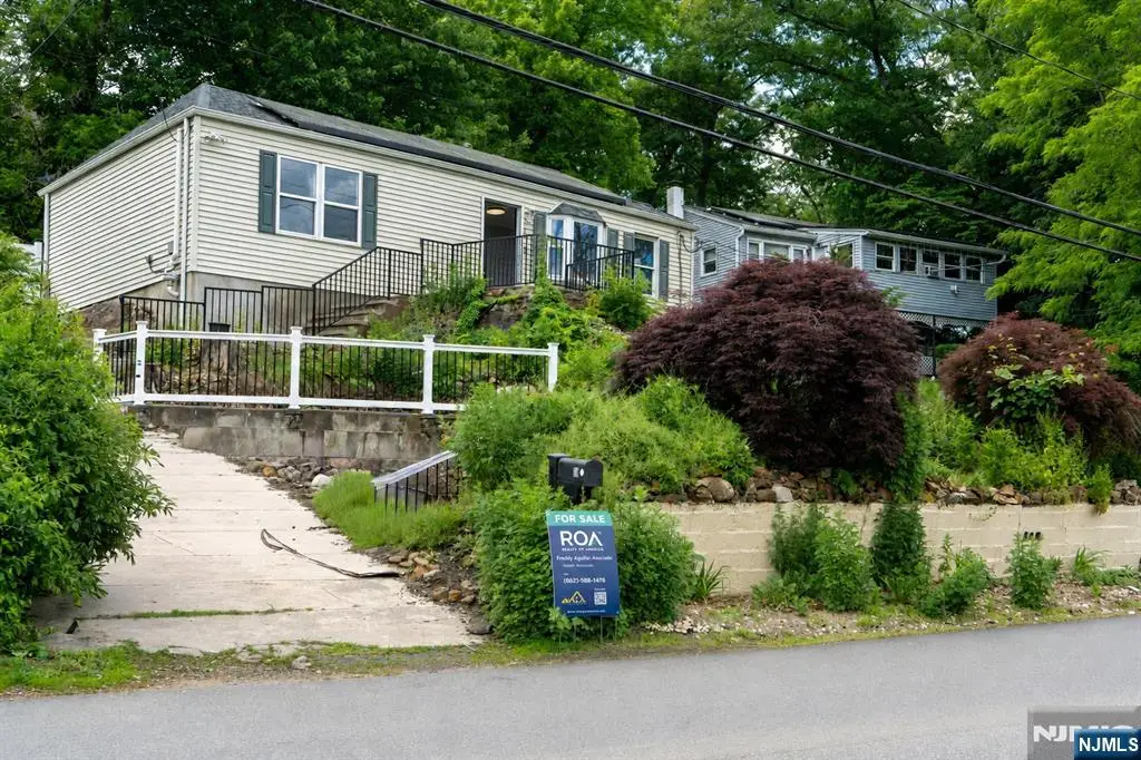 20 Greenwood Avenue, Haskell, NJ 07420 - #1