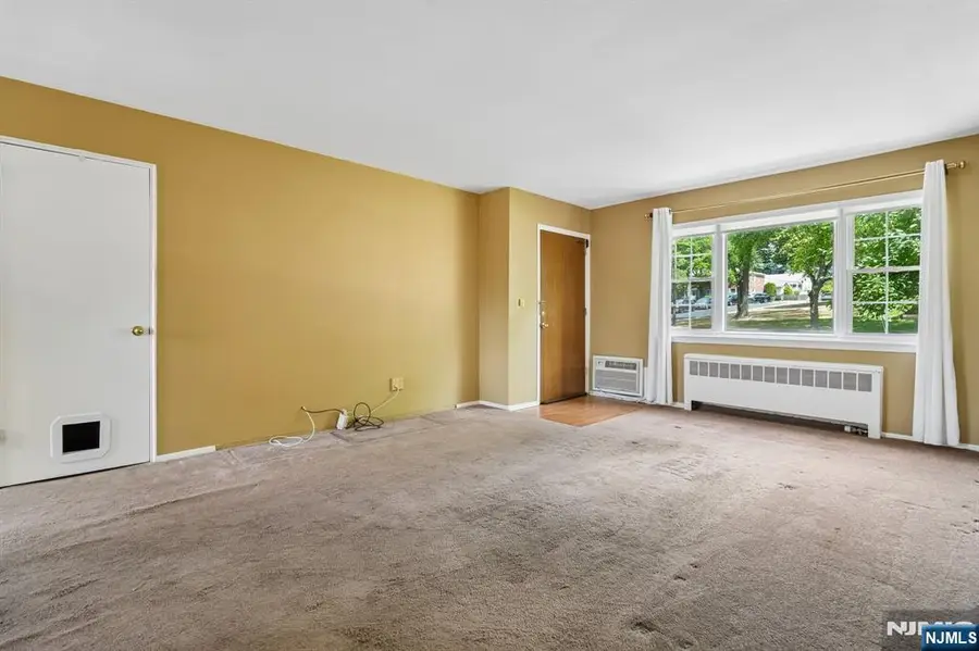 18 Wedgewood Drive 25, Verona, NJ 07044 - #2