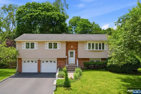 8 Nottingham Drive, East Brunswick, NJ 08816