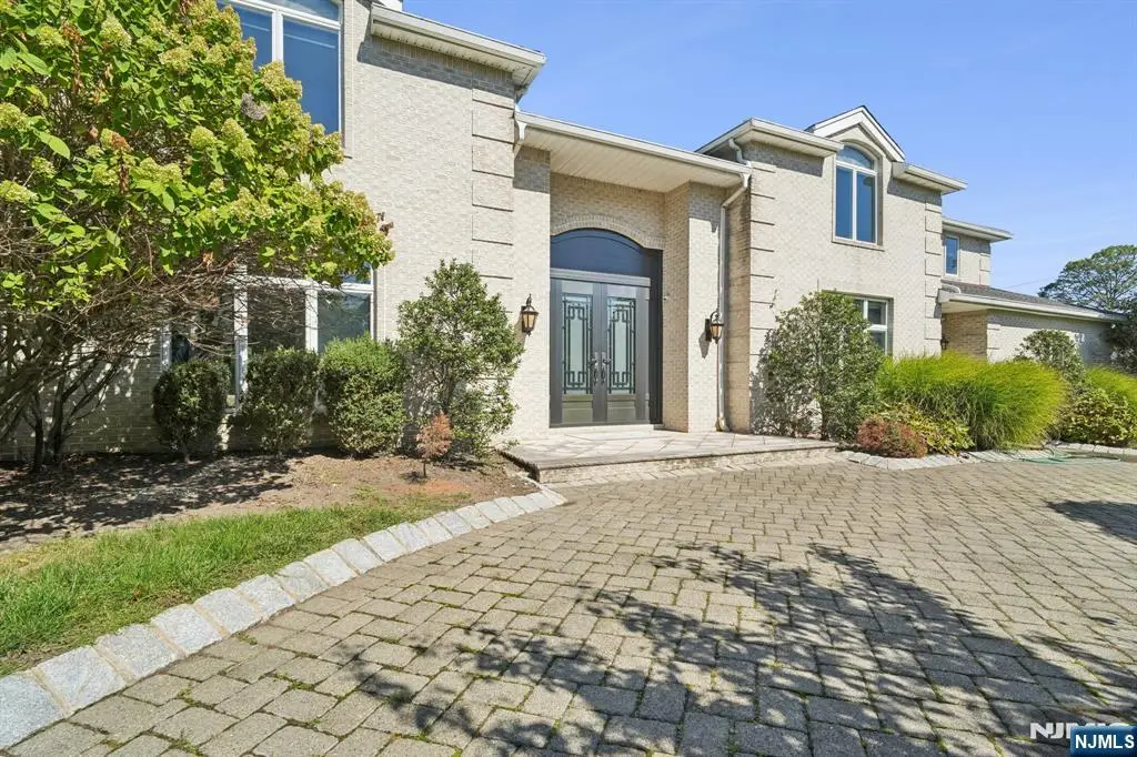 32 Laurie Drive, Englewood Cliffs, NJ 07632 - #1