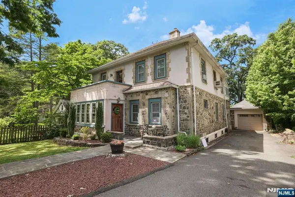 26 Maple Road, Ringwood, NJ 07456