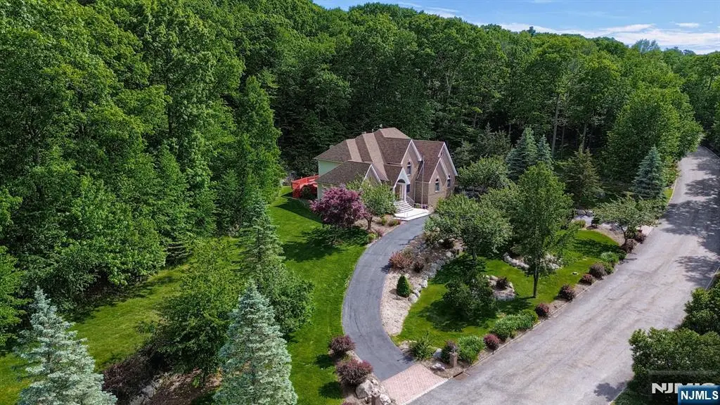 26 Stonehedge Drive, Hardyston, NJ 07460 - #1