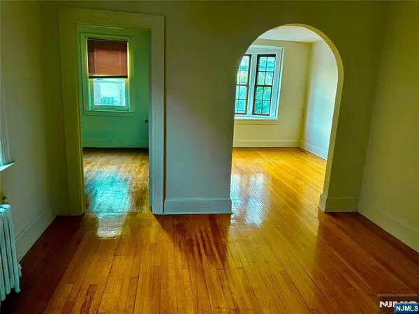 516 Anderson Avenue, Cliffside Park, NJ 07010