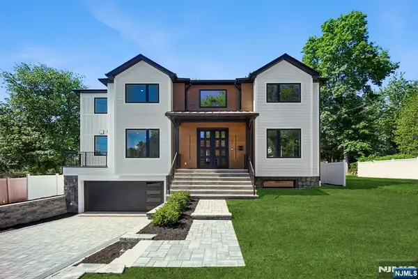 33 Lincoln Avenue, River Edge, NJ 07661