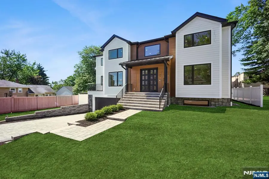 33 Lincoln Avenue, River Edge, NJ 07661 - #2