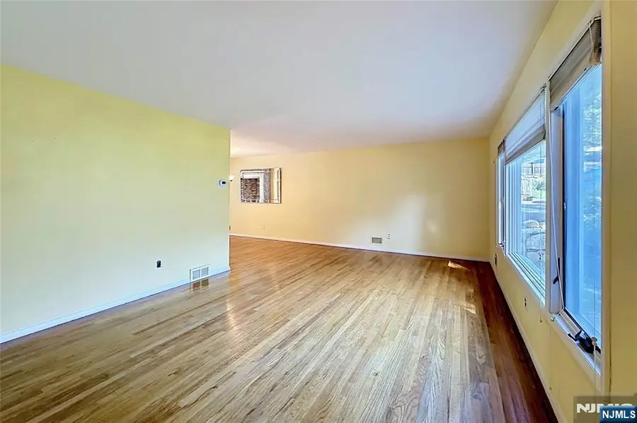 8 Mohawk Avenue, White Meadow Lake, NJ 07866 - #3