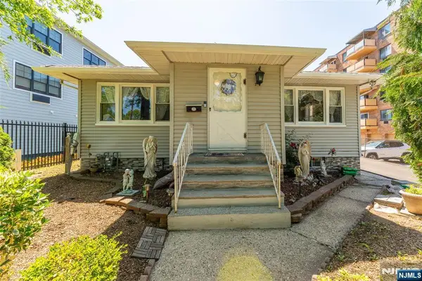 72 Clarendon Place, Hackensack, NJ 07601