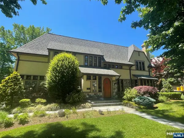 314 Winthrop Road, Teaneck, NJ 07666