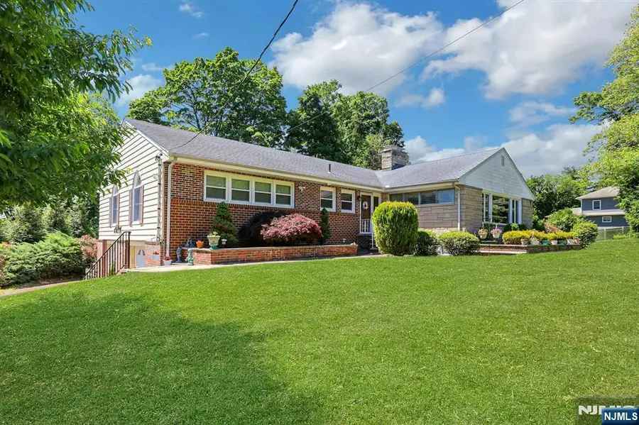 10 Shaw Road, Woodcliff Lake, NJ 07677 - #2