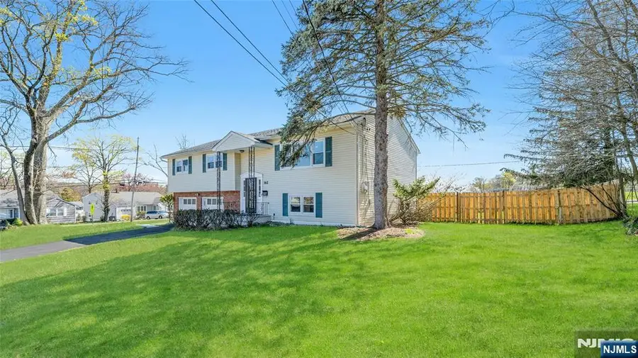 162 Grove Avenue, Verona, NJ 07044 - #2