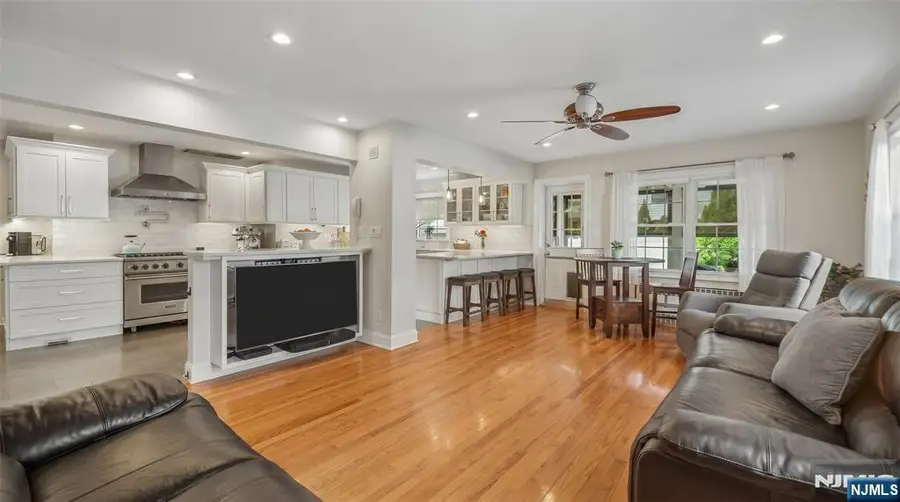 346 Roosevelt Avenue, Hasbrouck Heights, NJ 07604 - #2