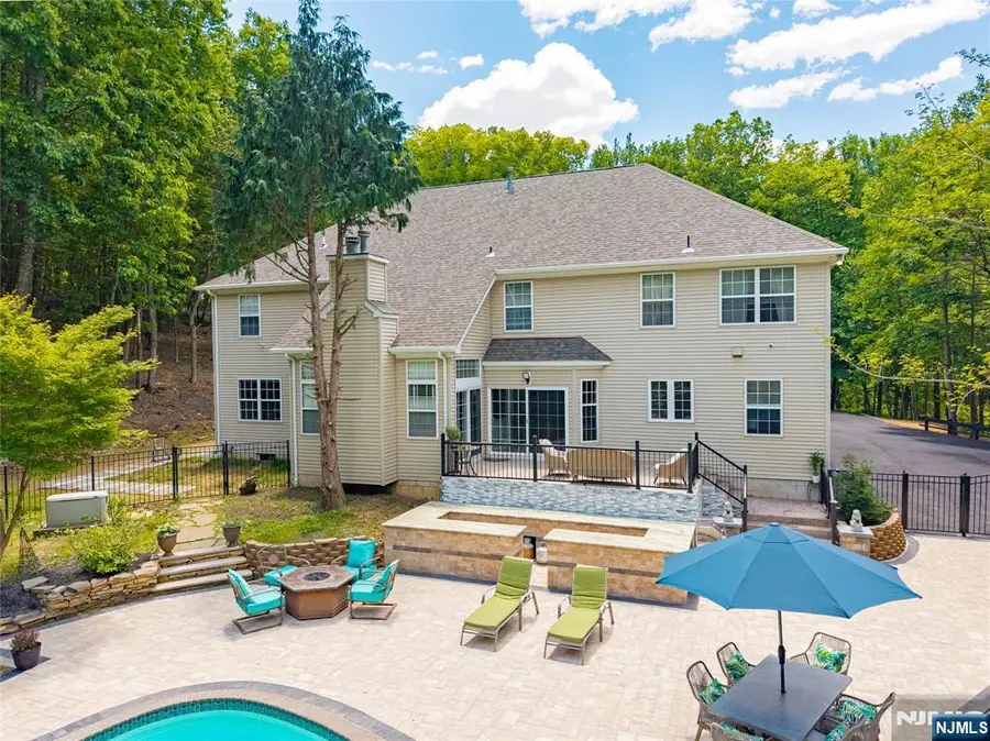 17 Cromwell Drive, Chester, NJ 07930 - #3