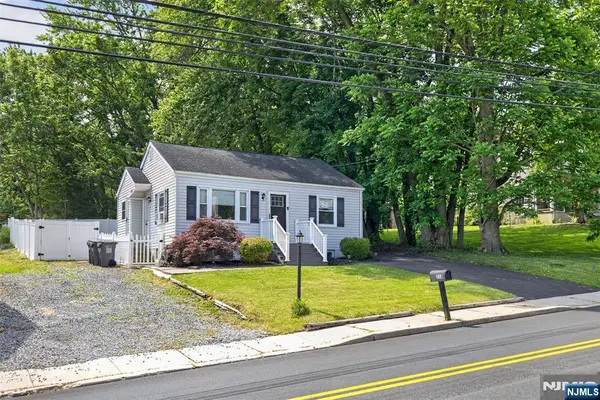 318 Greenwich Street, Greenwich, NJ 08886