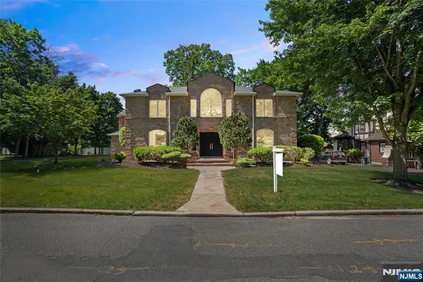 30 Creston Avenue, Tenafly, NJ 07670
