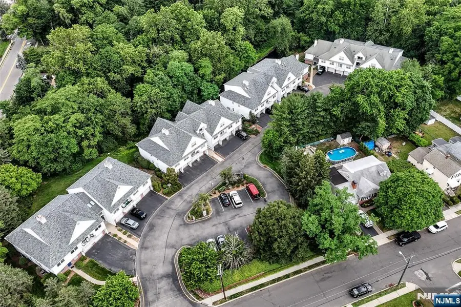 3-1 Vernon Court, Waldwick, NJ 07463 - #2