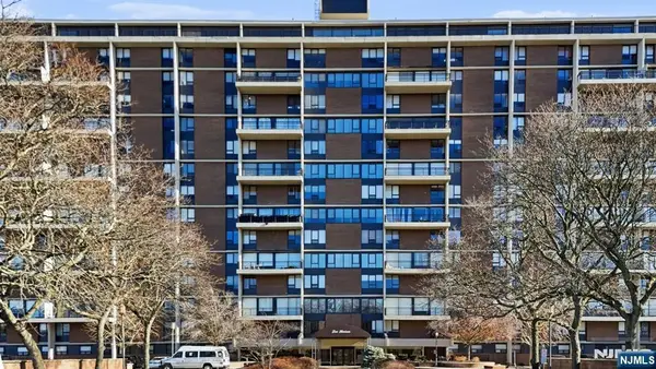 2 Horizon 1010, Fort Lee, NJ 07024