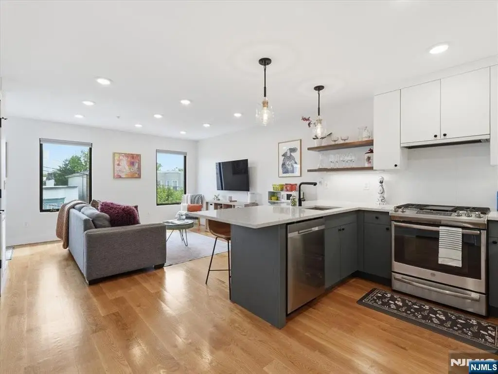 22 Lincoln Street 3, Jersey City, NJ 07307 - #1