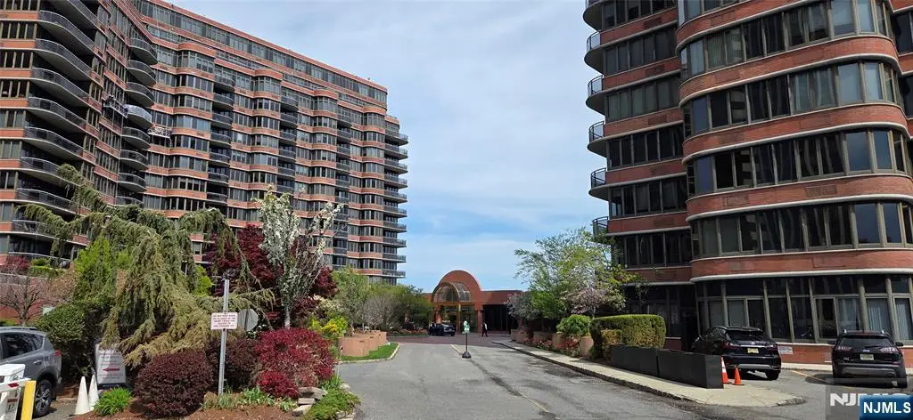 100 Carlyle VG6, Cliffside Park, NJ 07010 - #1