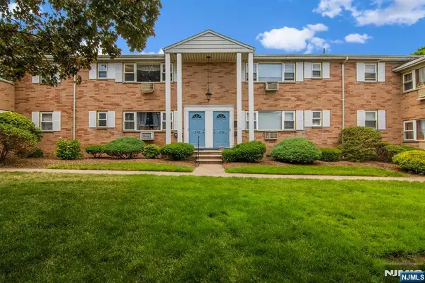 2-02 Virginia Drive 202B, Fair Lawn, NJ 07410