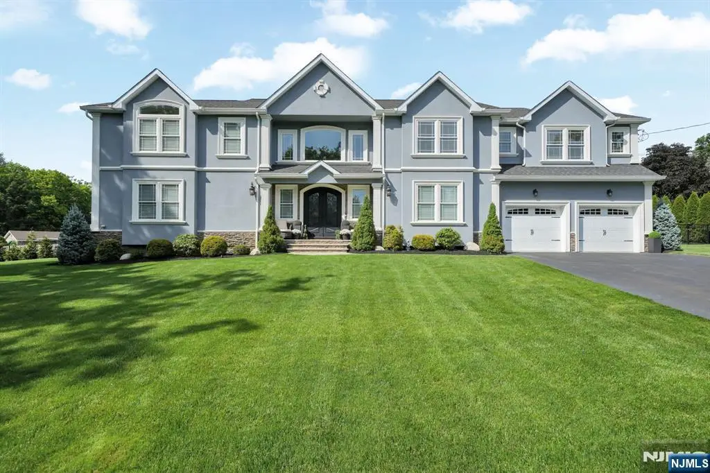 42 Saratoga Drive, Oakland, NJ 07436 - #1