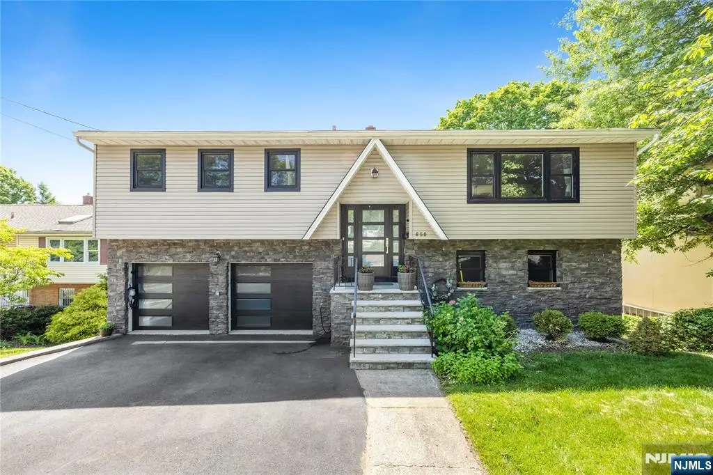 850 Edgewater Avenue, Ridgefield, NJ 07657 - #1