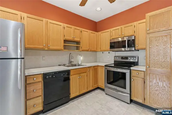 5322 Richmond Road 322, West Milford, NJ 07480
