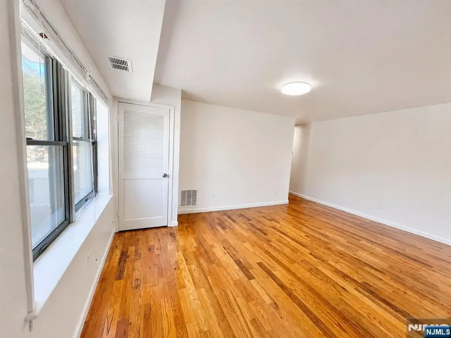 700 Schuyler Avenue D14, Kearny, NJ 07032 - #3