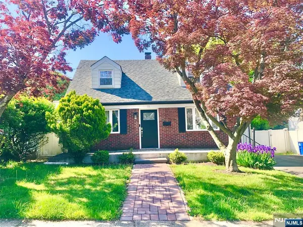 21 Blanche Court, Dumont, NJ 07628