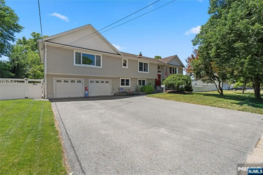 15 Kuiken Court, Wayne, NJ 07470 - #1
