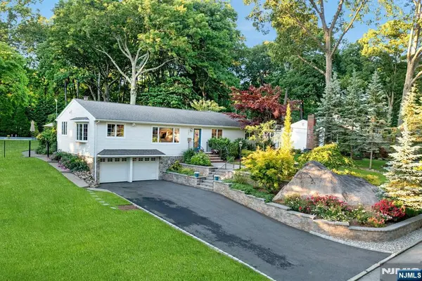 195 Overlook Place, Mahwah, NJ 07430