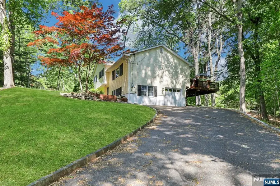 598 Whitenack Road, River Vale, NJ 07675 - #3