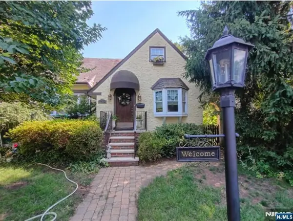 216 N Ross Place, Ho-Ho-Kus, NJ 07423