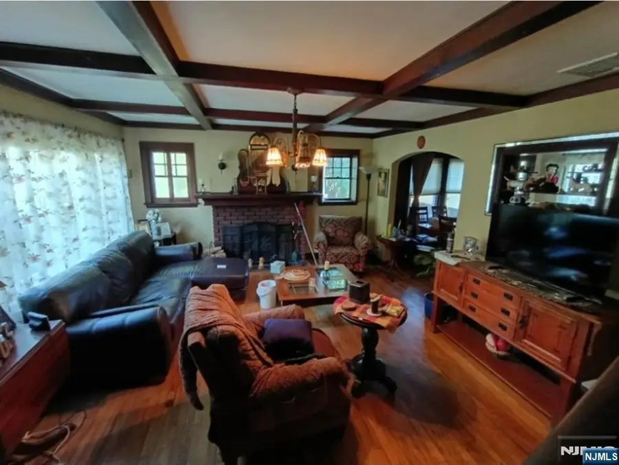 216 N Ross Place, Ho Ho Kus, NJ 07423 - #3