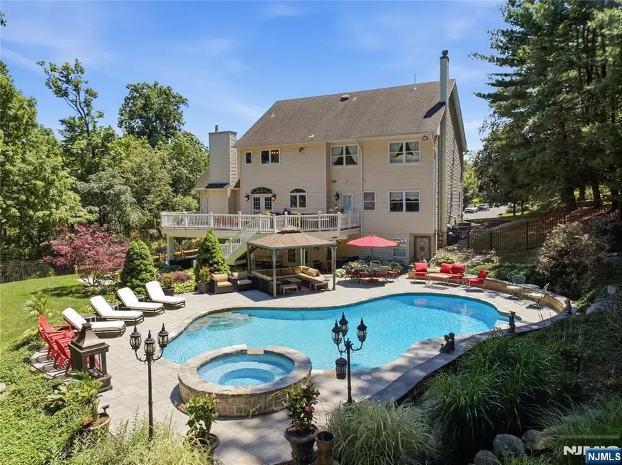 525 Kings Point Trail, Franklin Lakes, NJ 07417 - #2