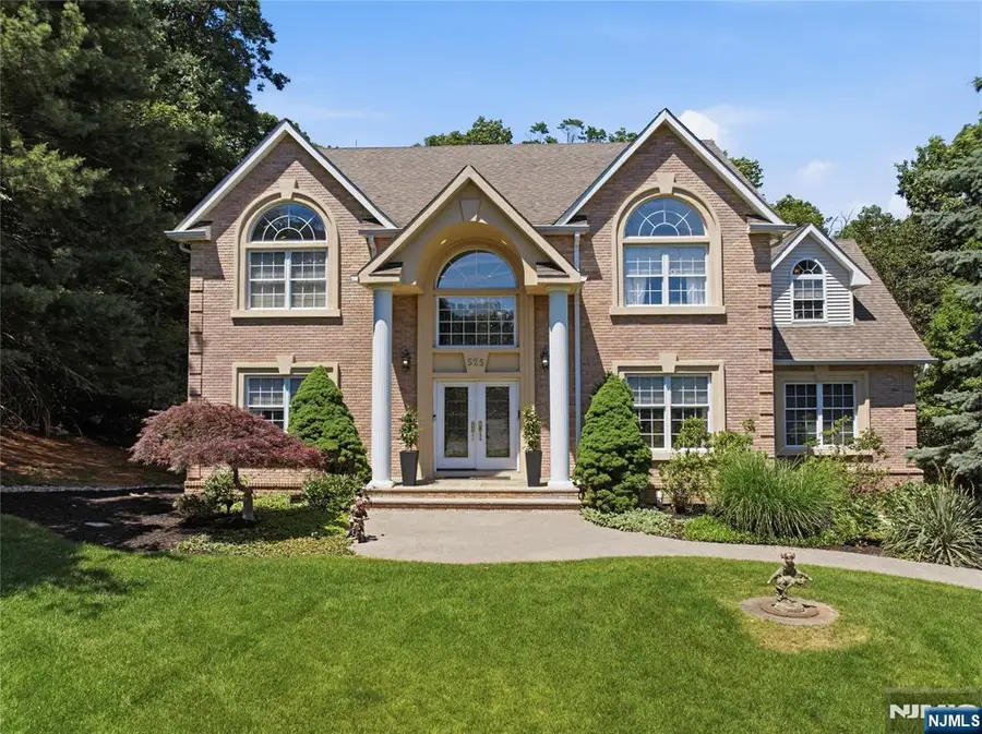 525 Kings Point Trail, Franklin Lakes, NJ 07417 - #3