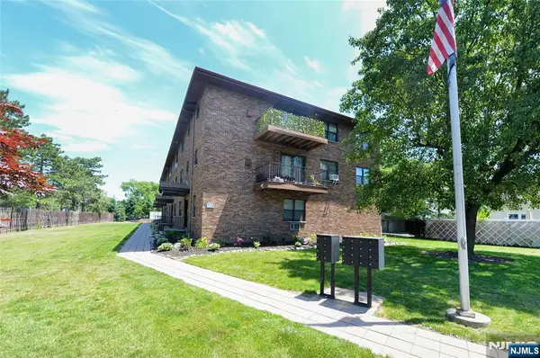 729 10th Street 2F, Secaucus, NJ 07094