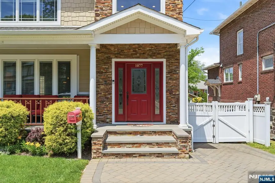 1077 Anderson, Fort Lee, NJ 07024 - #2