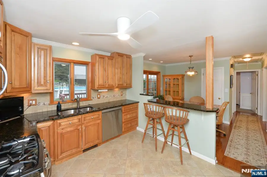 30 Knolls, Bloomingdale, NJ 07403 - #3