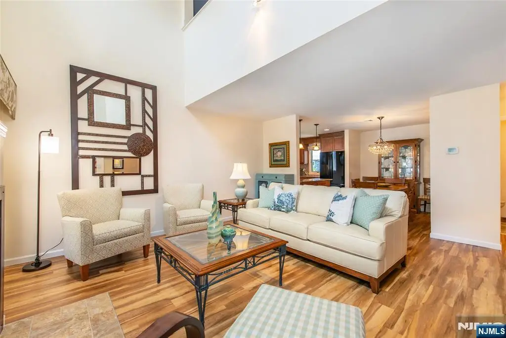 902 River Renaissance C02, East Rutherford, NJ 07073 - #1