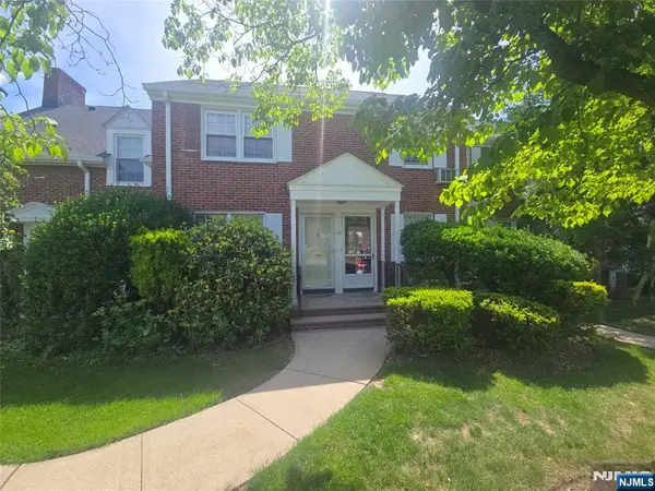 152 Boyden Avenue A, Maplewood, NJ 07040