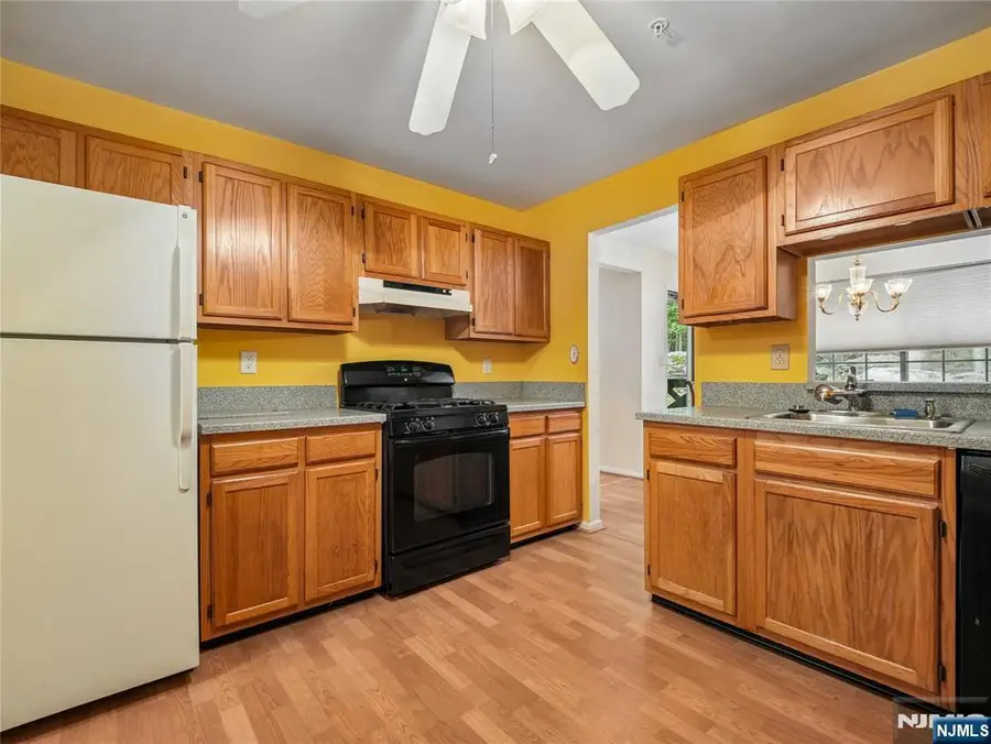 2710 Hemingway Lane, Mahwah, NJ 07430 - #2